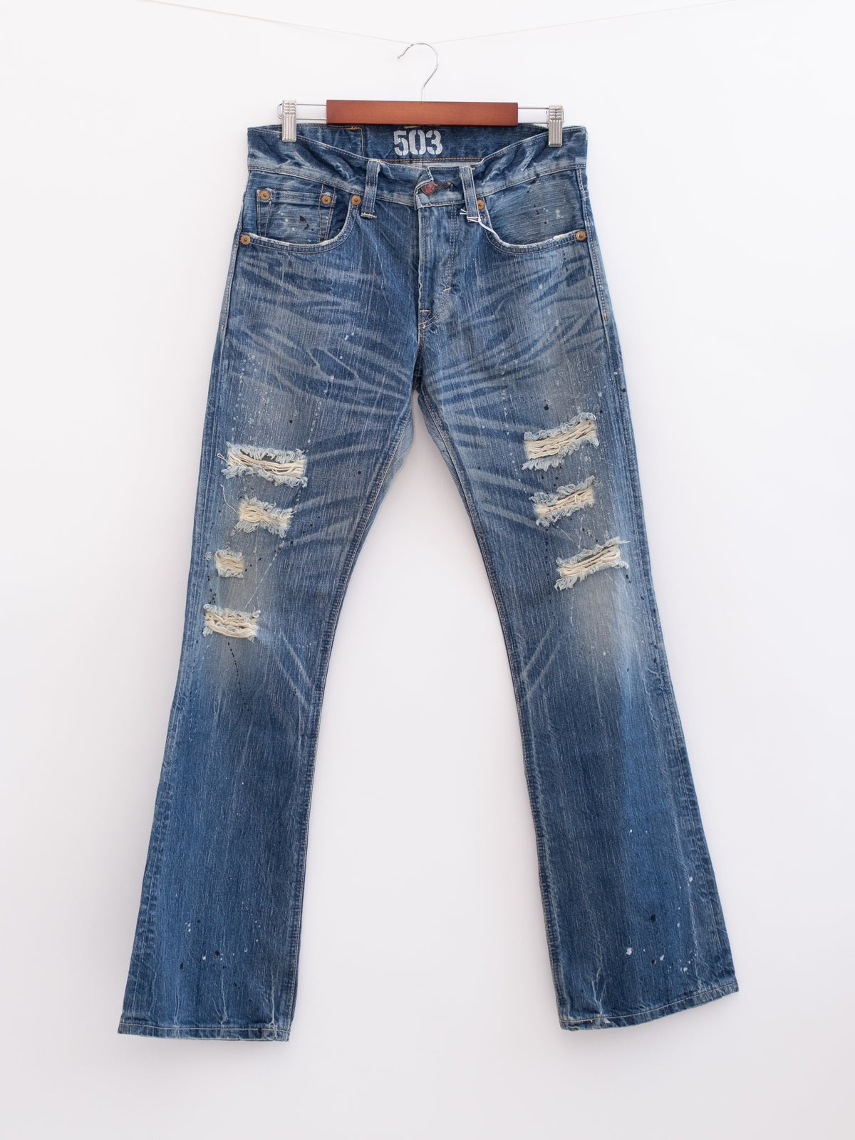 9333037 hung denim, front view