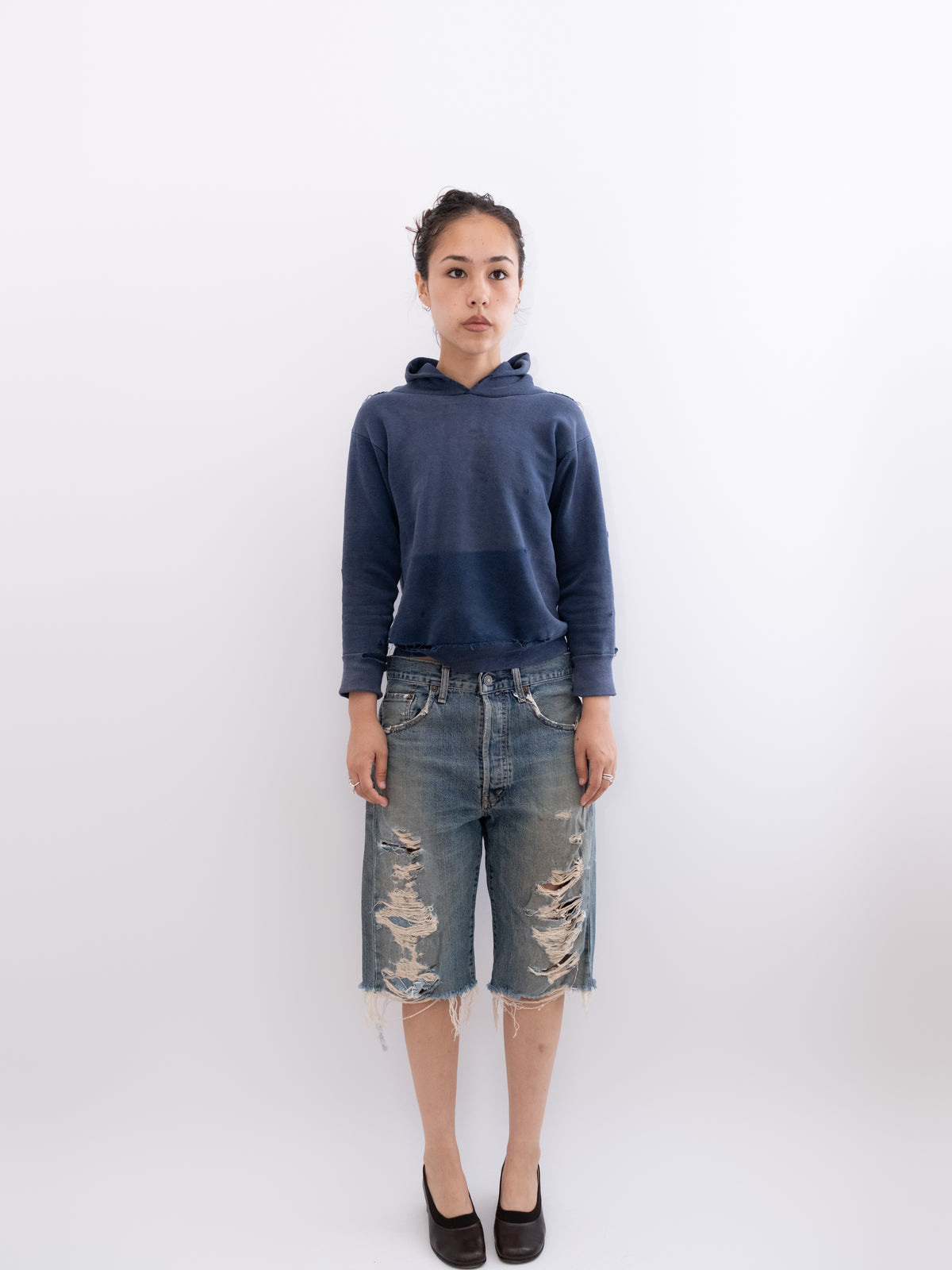 Levi's distressed shorts, photo 1